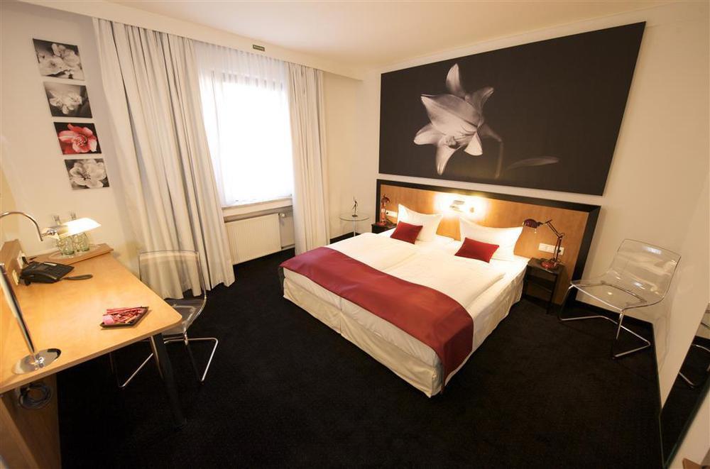 Max Brown Hotel Midtown, Part Of Sircle Collection Düsseldorf Pokój zdjęcie